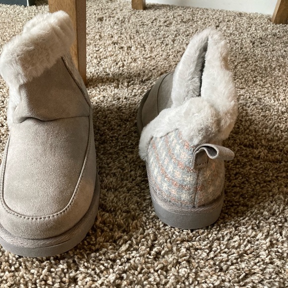 Maurice’s Iris Faux Fur Trim Ankle Boots - Picture 8 of 11